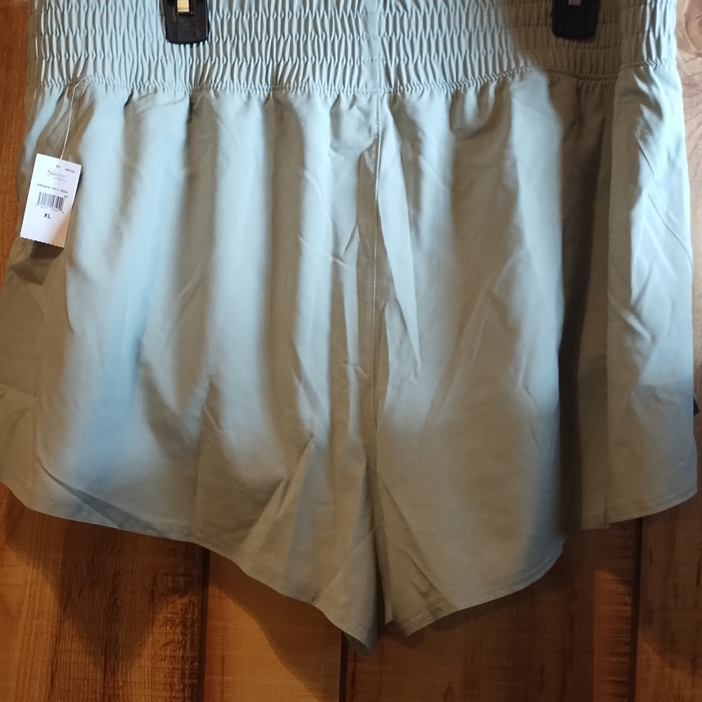 GAP Factory Women's Runaround Shorts in Desert Sage Green - Picture 2 of 3